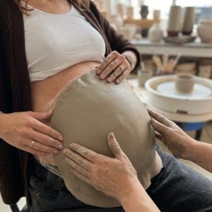 Töpfern deiner Babybauch-Schale